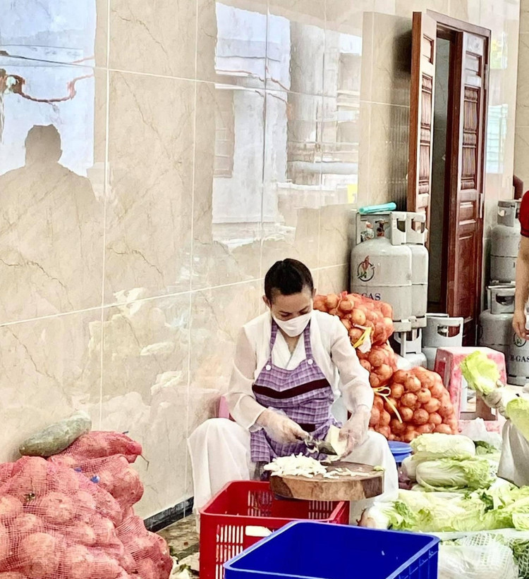 Phi Nhung mac Covid-19 anh 1