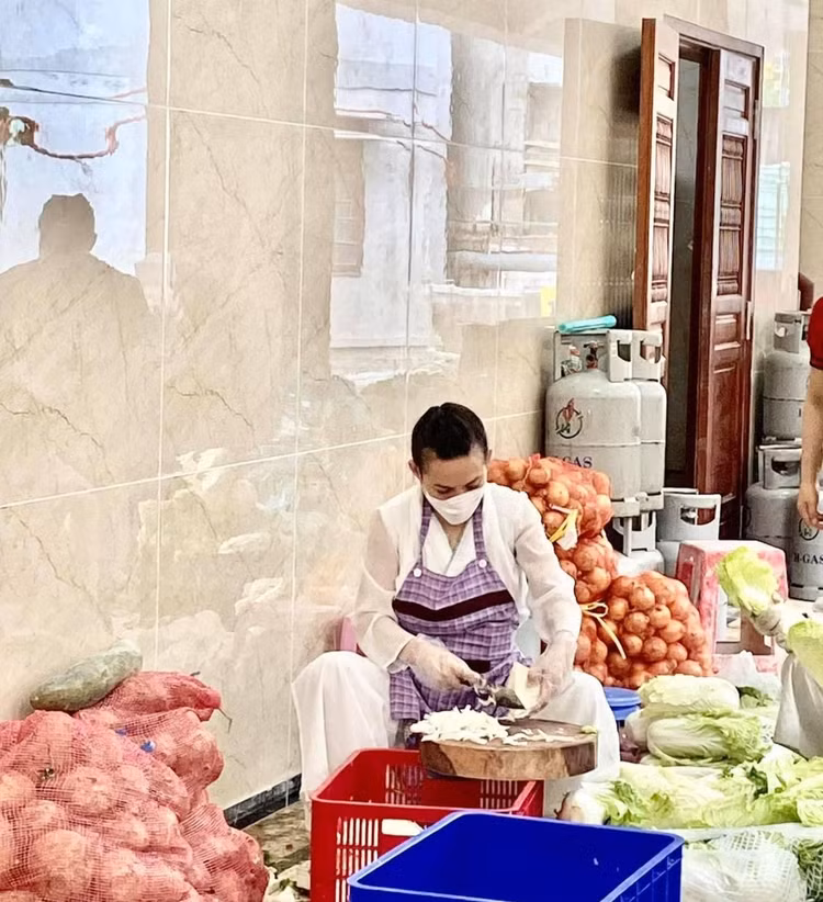 Phi Nhung mắc Covid-19 ảnh 1 Phi Nhung mac Covid-19 anh 1