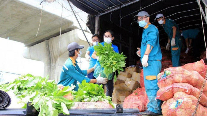 Đề nghị dán nhãn 'Hàng mau hỏng' với xe chở nông sản, thực phẩm tươi sống