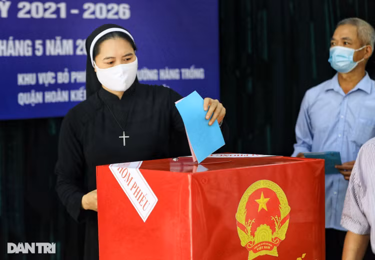 Toàn cảnh 69 triệu cử tri cả nước tham gia Ngày hội non sông - 24