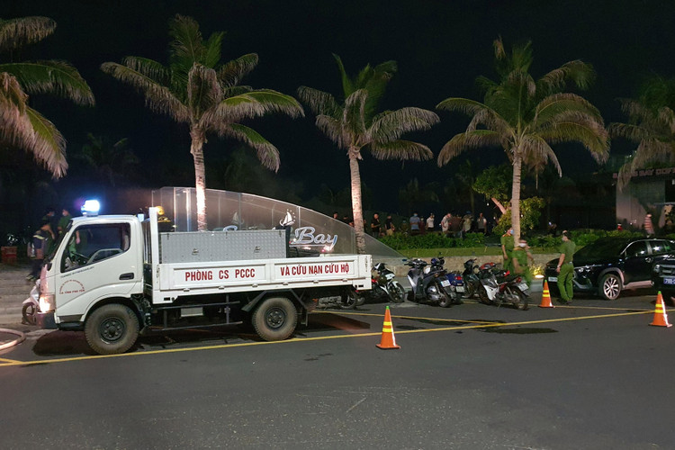 Cháy quán bar ngầm lớn nhất tỉnh Phú Yên - 2