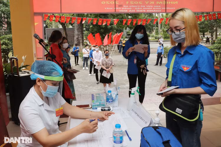 Toàn cảnh 69 triệu cử tri cả nước tham gia Ngày hội non sông - 15