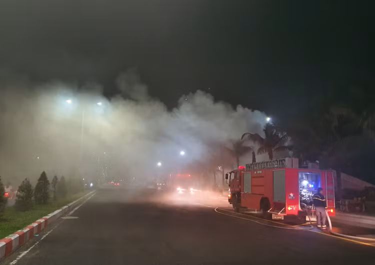 Cháy quán bar ngầm lớn nhất tỉnh Phú Yên - 3