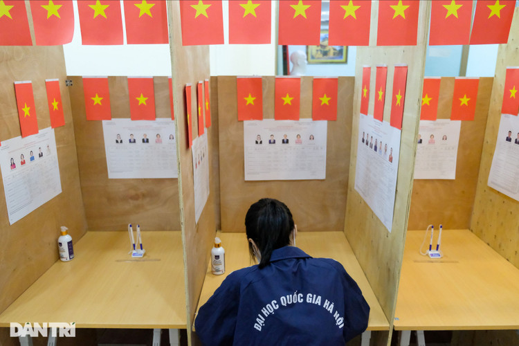 Toàn cảnh 69 triệu cử tri cả nước tham gia Ngày hội non sông - 14