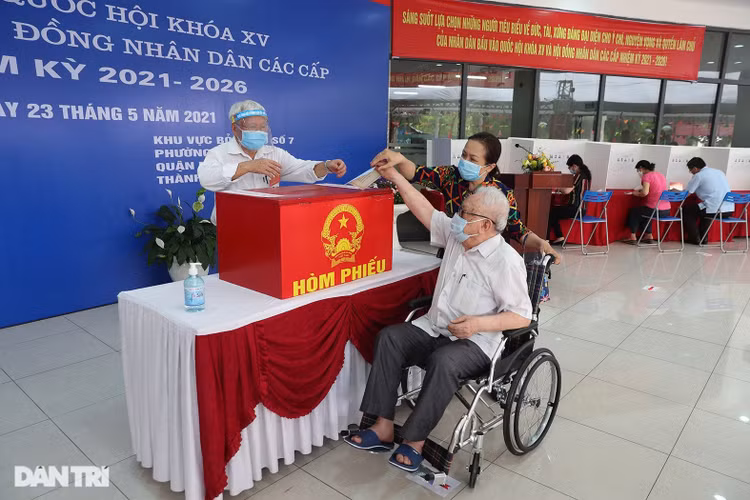 Toàn cảnh 69 triệu cử tri cả nước tham gia Ngày hội non sông - 12