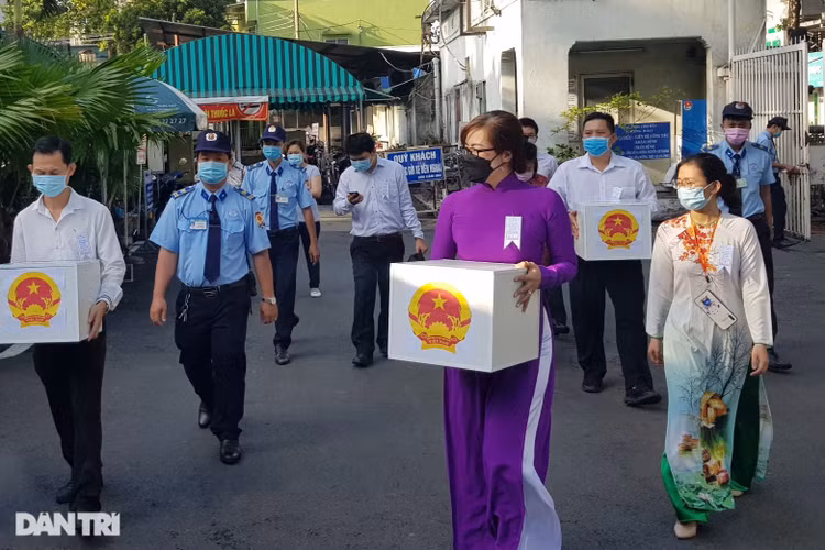 Toàn cảnh 69 triệu cử tri cả nước tham gia Ngày hội non sông - 17