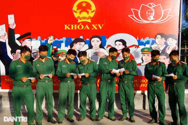 Toàn cảnh 69 triệu cử tri cả nước tham gia Ngày hội non sông - 25