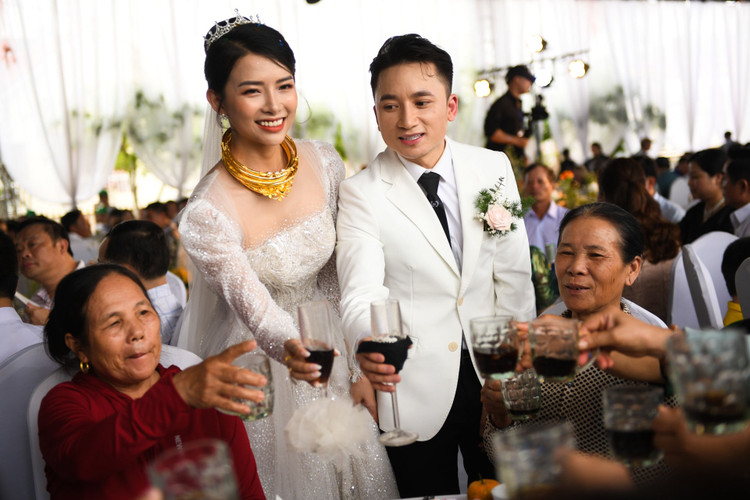 Dam cuoi Phan Manh Quynh, Phan Manh Quynh, Huynh Khanh Vy anh 26