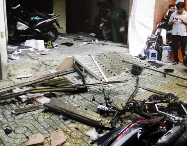 Hiện trường vụ khủng bố trụ sở Công an phường 12 quận Tân Bình, TP HCM. Ảnh:Công an cung cấp.