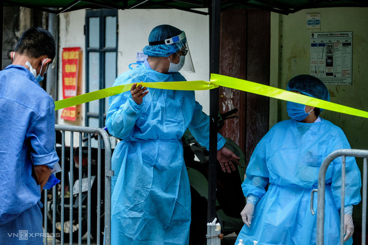 Bệnh nhân nháo nhác khi Bệnh viện K phong tỏa ảnh 10