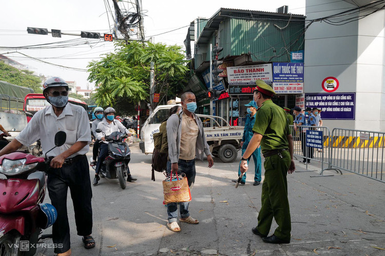 Bệnh nhân nháo nhác khi Bệnh viện K phong tỏa ảnh 3