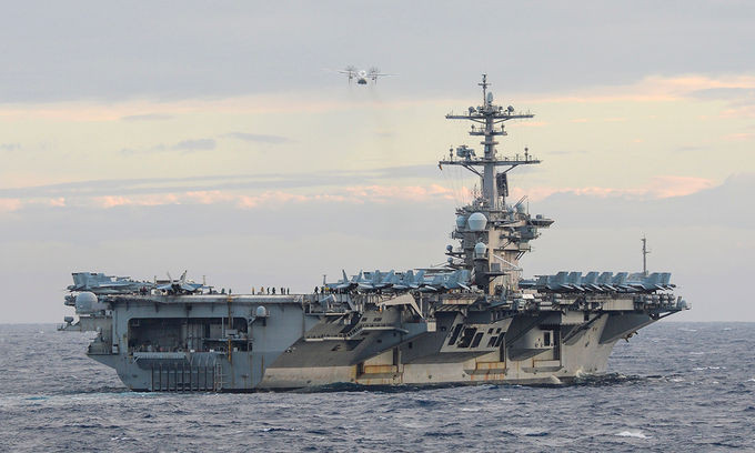 Tàu sân bay USS Theodore Roosevelt triển khai máy bay không người lái cỡ nhỏ trong buổi diễn tập tại Biển Đông ngày 9/2. Ảnh: US Navy.