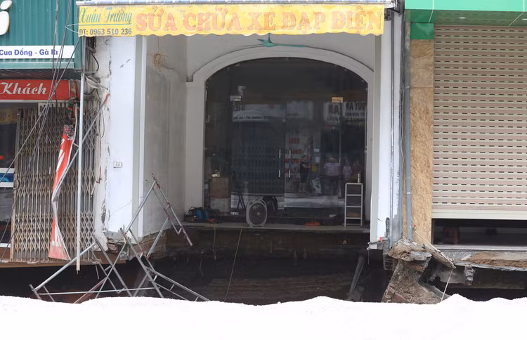 Hiện trường hố 'tử thần' rộng hơn 100 m2 ảnh 3