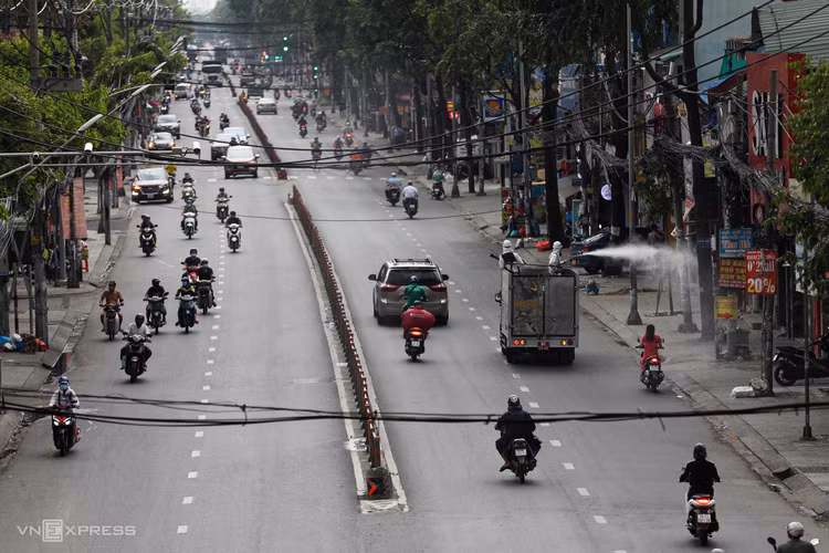 15 xe đặc chủng Quân khu 7 phun khử trùng quận Gò Vấp ảnh 9 15 xe đặc chủng Quân khu 7 phun khử trùng quận Gò Vấp ảnh 9