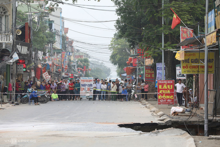 Hiện trường hố 'tử thần' rộng hơn 100 m2 ảnh 6