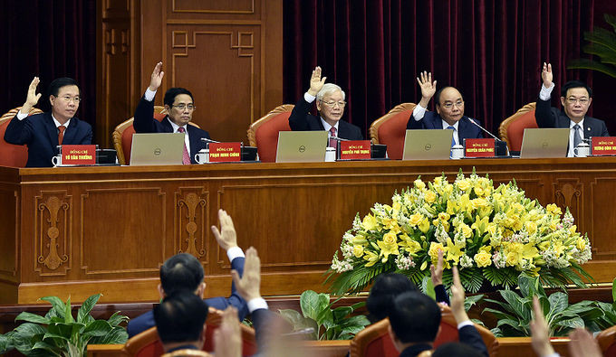 Từ trái sang: Thường trực Ban bí thư Võ Văn Thưởng; Trưởng ban Tổ chức Trung ương Phạm Minh Chính; Tổng bí thư, Chủ tịch nước Nguyễn Phú Trọng; Bí thư Thành ủy Hà Nội Vương Đình Huệ, tại phiên khai mạc hội nghị Trung ương 2 (khóa XIII) sáng 8/3. Ảnh: VGP