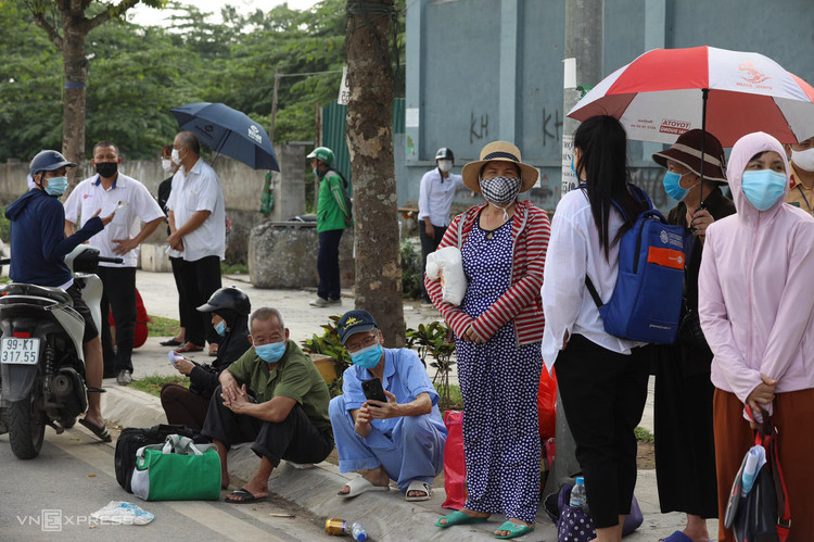 Bệnh nhân nháo nhác khi Bệnh viện K phong tỏa ảnh 7