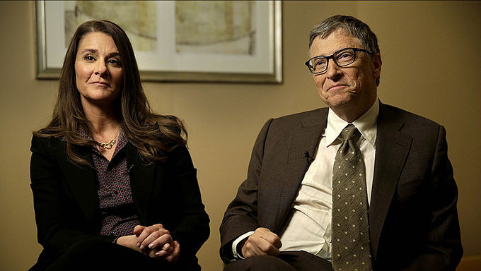 Bill Gates (phải) và Melinda trong cuộc phỏng vấn năm 2015. Ảnh: AP.