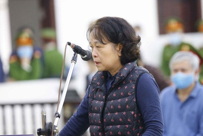 Bị cáo Trần Thị Bình tham giá đối chất lời khai của ông Đinh La Thăng tại phiên xét xử chiều 8/3.