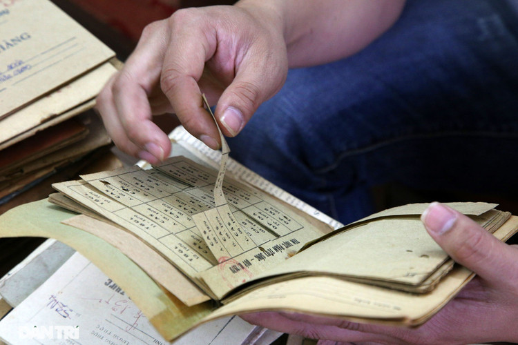 Ký ức gian khó qua bộ sưu tập tem phiếu, sổ gạo thời bao cấp - 6