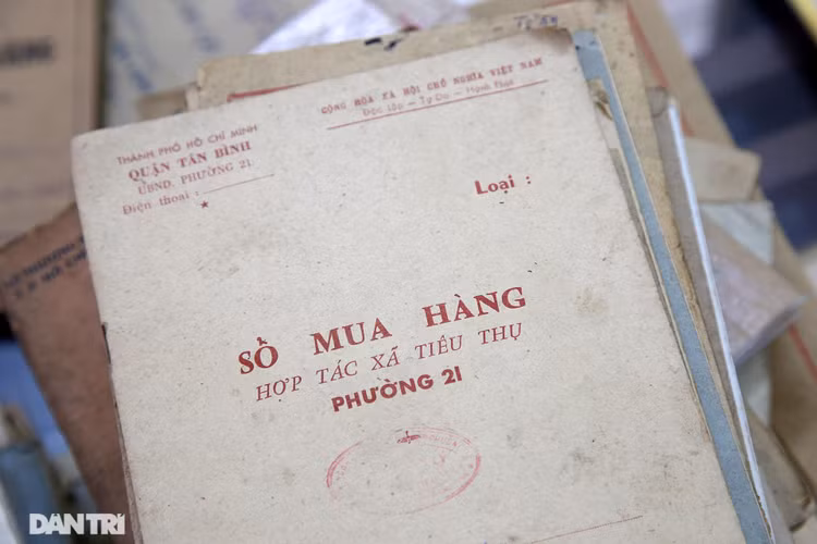 Ký ức gian khó qua bộ sưu tập tem phiếu, sổ gạo thời bao cấp - 5