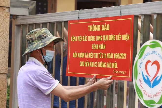 Hà Nội: Hơn 200 trường hợp liên quan người bán rau mắc Covid-19 - 2