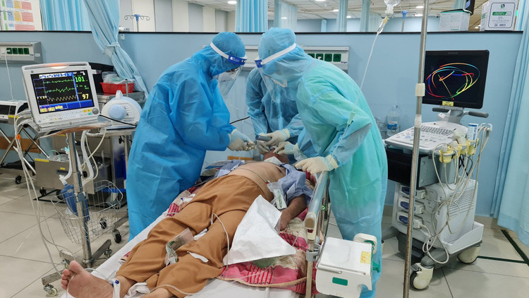 Bệnh viện Quân y 175 luôn hỗ trợ người dân trong phòng, chống dịch, chăm sóc, điều trị, cấp cứu bệnh nhân Covid-19 cũng như các bệnh nhân khác.