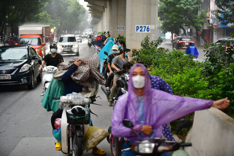 mua khien duong pho Ha Noi un tac anh 7