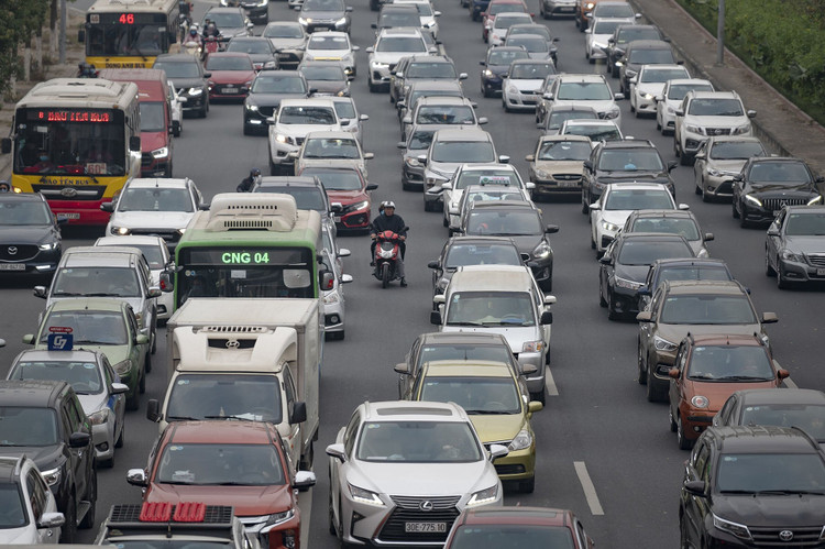 Be gai nang 3 kg sinh tren tau anh 2