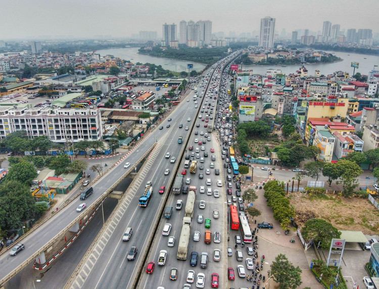 Be gai nang 3 kg sinh tren tau anh 11
