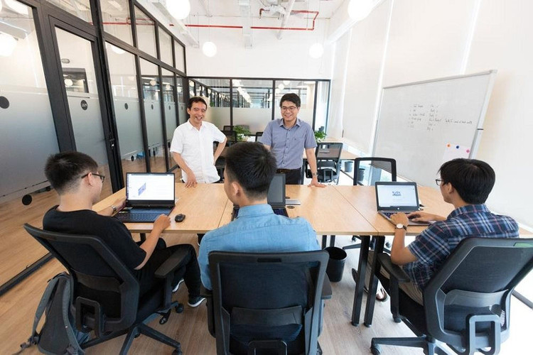 Các chuyên gia hàng đầu về AI thế giới cho biết: Họ quay về vì muốn hỗ trợ các bạn sinh viên Việt Nam đi đúng hướng, từ kinh nghiệm của bản thân để giúp các bạn đi tiếp xúc với những điều mới mở ra tương lai tốt hơn.