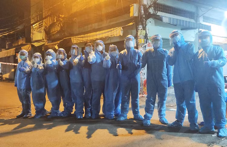 Nhân viên y tế TP.HCM giả làm người đi mua thịt để truy vết F0