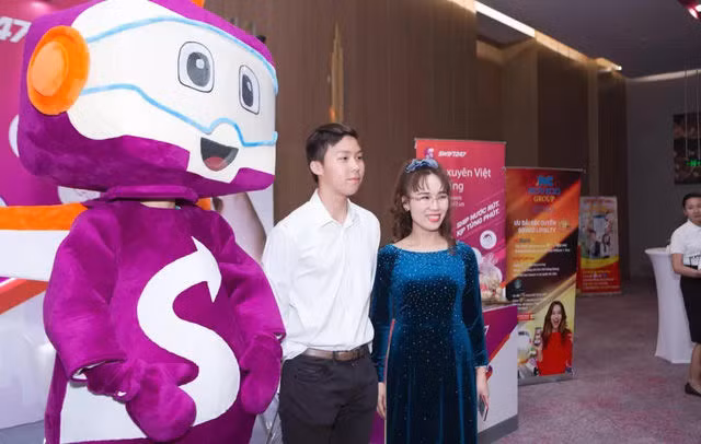 Các thiếu gia tỷ phú tấp nập lộ diện: Con trai ông Phạm Nhật Vượng, ông Trần Đình Long đến nữ tỷ phú đô la - Ảnh 2.