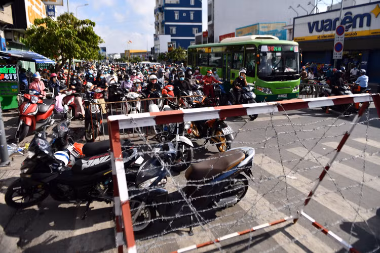 2 tuần giãn cách xã hội ở TP.HCM ảnh 8 2 tuan gian cach xa hoi o TP.HCM anh 8