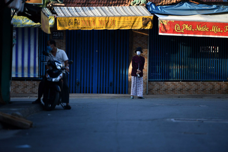 2 tuan gian cach xa hoi o TP.HCM anh 2