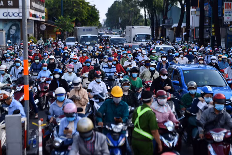 hang nghin nguoi un u tai diem phong toa o Go Vap anh 1