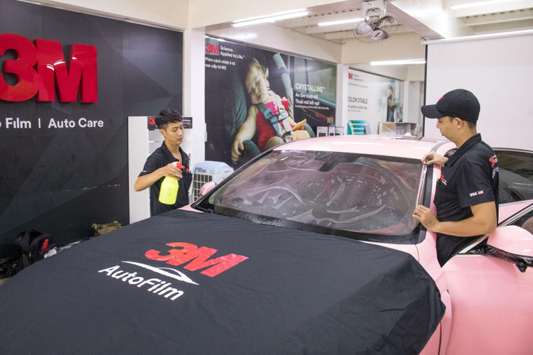 ‏Phim cách nhiệt 3M mang đến sự thoải mái trên suốt hành trình nhờ khả năng chống UV, tia nhiệt IR và giảm lóa vượt trội.