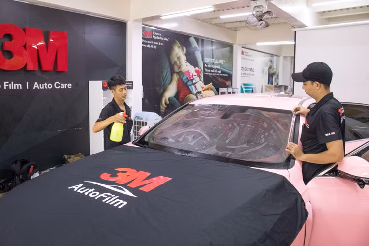 ‏Phim cách nhiệt 3M mang đến sự thoải mái trên suốt hành trình nhờ khả năng chống UV, tia nhiệt IR và giảm lóa vượt trội.