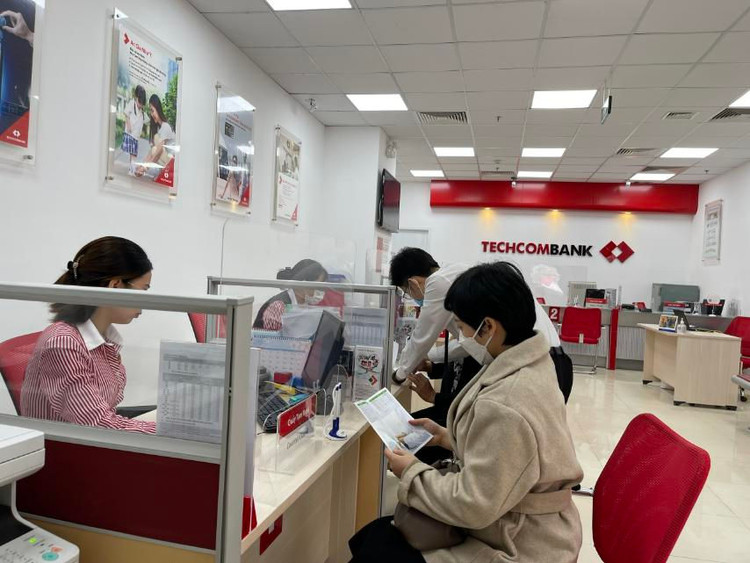 Cửa hàng mini-mall Thanh Xuân Complex tích hợp VinMart+, Techcombank, Phúc Long, Reddi thu hút khách hàng ảnh 3