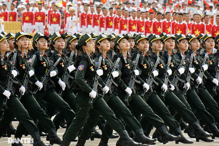 Ngắm Lễ diễu binh hùng tráng, rộn ràng đường phố Thủ đô dịp Quốc khánh 2015 - 16