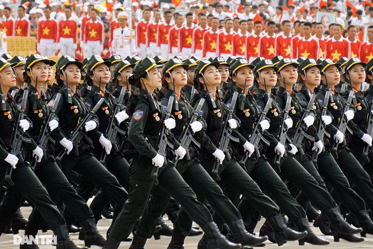 Ngắm Lễ diễu binh hùng tráng, rộn ràng đường phố Thủ đô dịp Quốc khánh 2015 - 16