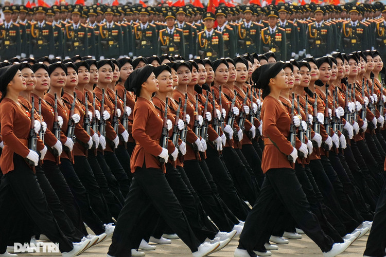 Ngắm Lễ diễu binh hùng tráng, rộn ràng đường phố Thủ đô dịp Quốc khánh 2015 - 19