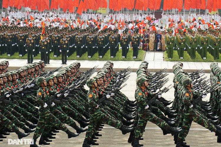 Ngắm Lễ diễu binh hùng tráng, rộn ràng đường phố Thủ đô dịp Quốc khánh 2015 - 10