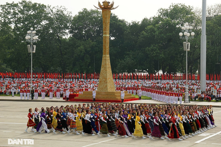 Ngắm Lễ diễu binh hùng tráng, rộn ràng đường phố Thủ đô dịp Quốc khánh 2015 - 20