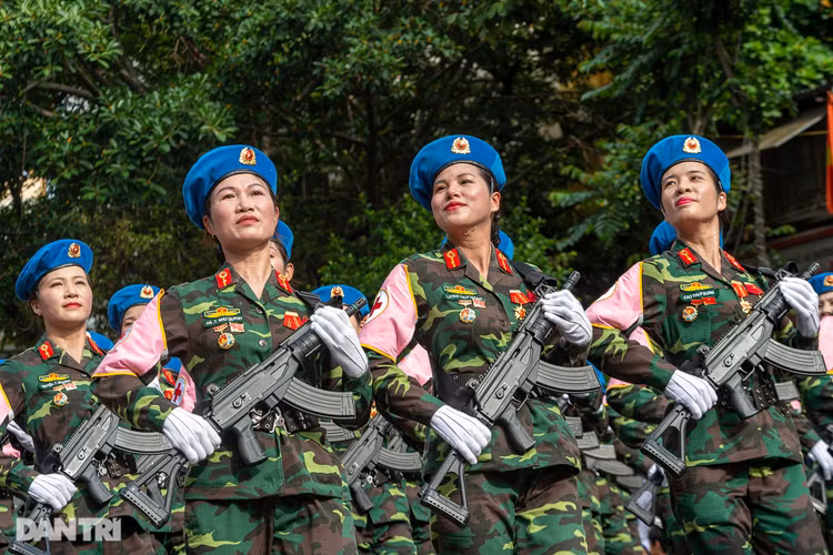 Ngắm Lễ diễu binh hùng tráng, rộn ràng đường phố Thủ đô dịp Quốc khánh 2015 - 27