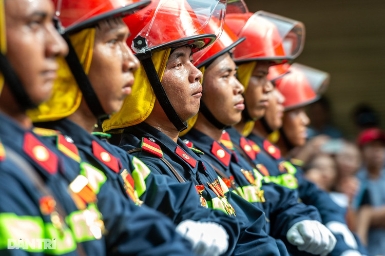 Ngắm Lễ diễu binh hùng tráng, rộn ràng đường phố Thủ đô dịp Quốc khánh 2015 - 38