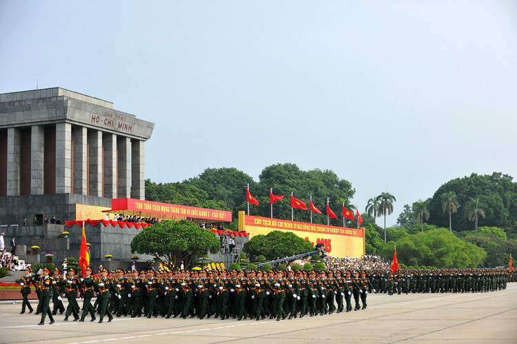 Ngắm Lễ diễu binh hùng tráng, rộn ràng đường phố Thủ đô dịp Quốc khánh 2015 - 9