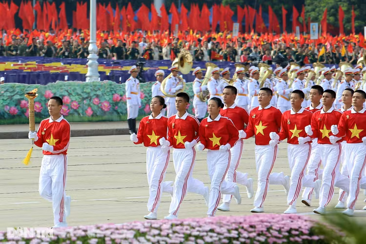 Ngắm Lễ diễu binh hùng tráng, rộn ràng đường phố Thủ đô dịp Quốc khánh 2015 - 4