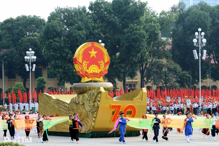 Ngắm Lễ diễu binh hùng tráng, rộn ràng đường phố Thủ đô dịp Quốc khánh 2015 - 7