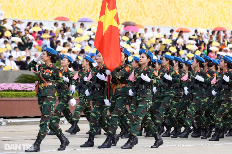 Ngắm Lễ diễu binh hùng tráng, rộn ràng đường phố Thủ đô dịp Quốc khánh 2015 - 15